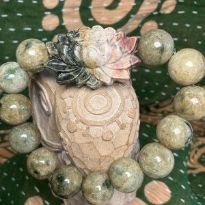 Jadeite 13mm with Rhodonite Lotus Carving